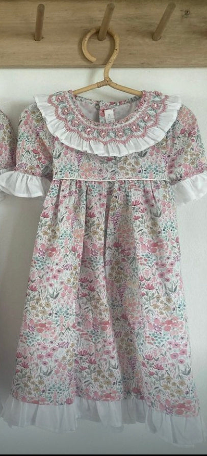 Vestido pa florcitas pechera