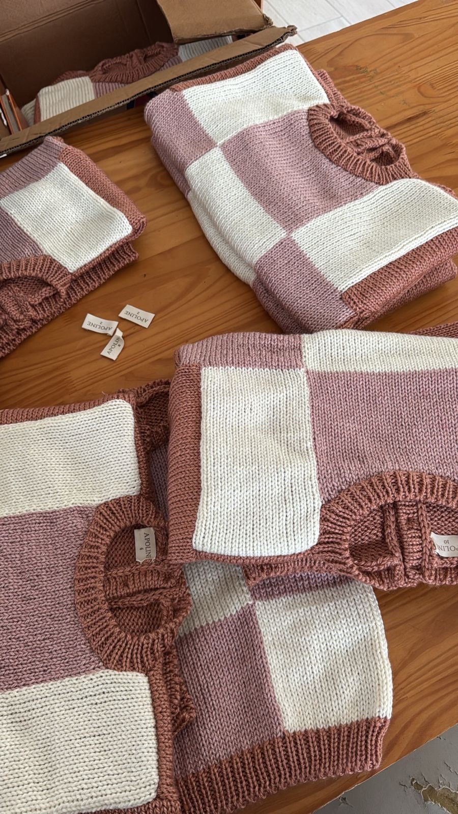 sweater cuadros rosa